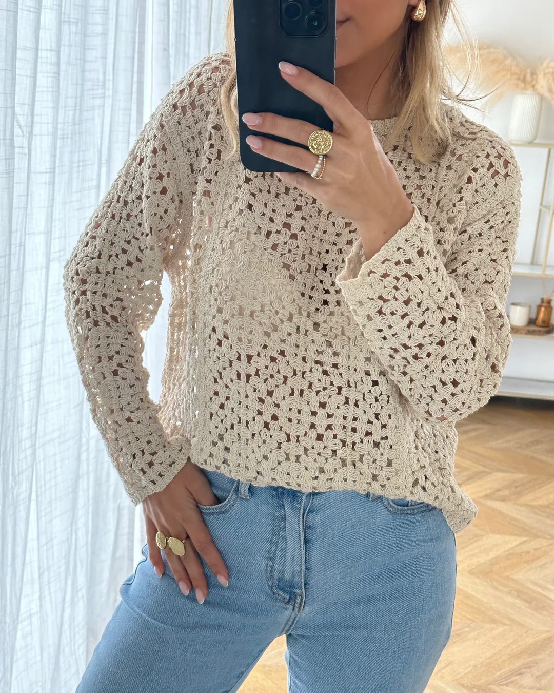 Camisola de Crochet Bege com Mangas Compridas