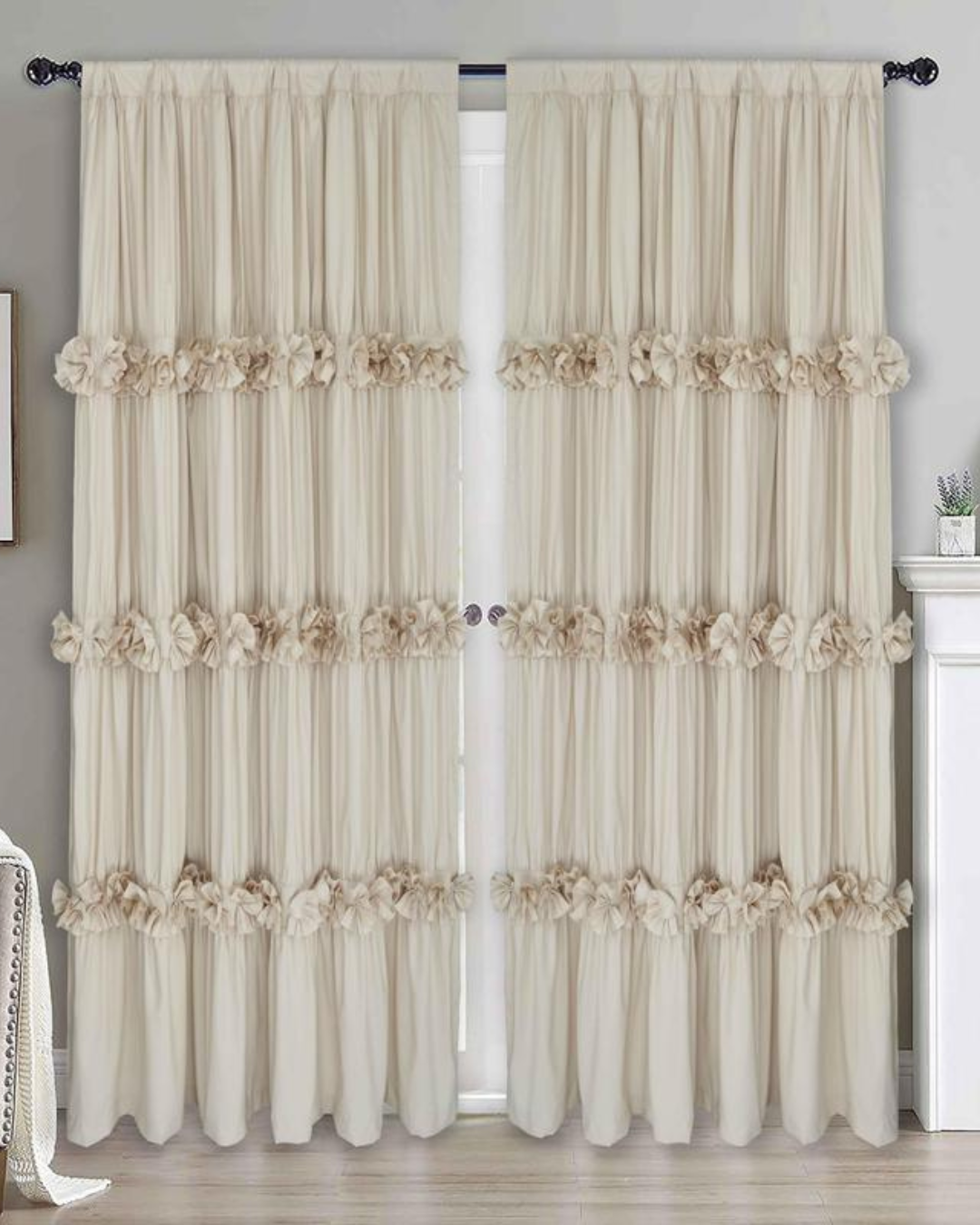 Par de Cortinas Blackout em Poliéster com Isolamento Térmico e Proteção UV (Dimensões 213 cm de comprimento x 81 cm de largura)