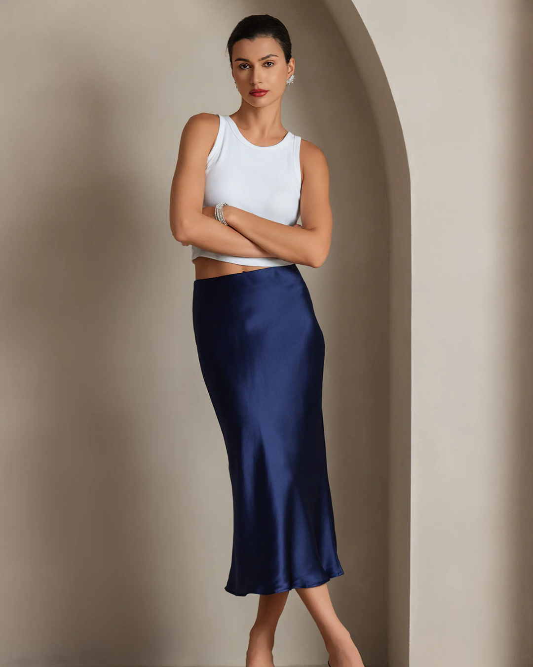 Saia Básica Elegante em Seda Pura para Mulher