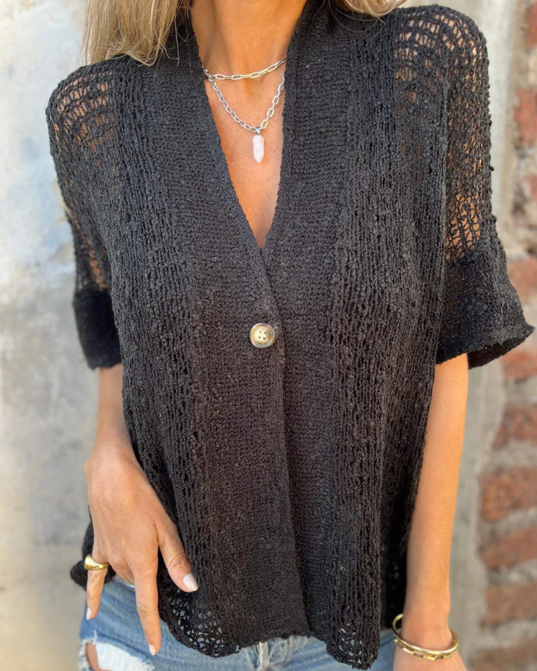 Top de Malha com Botão Decorativo para Mulher