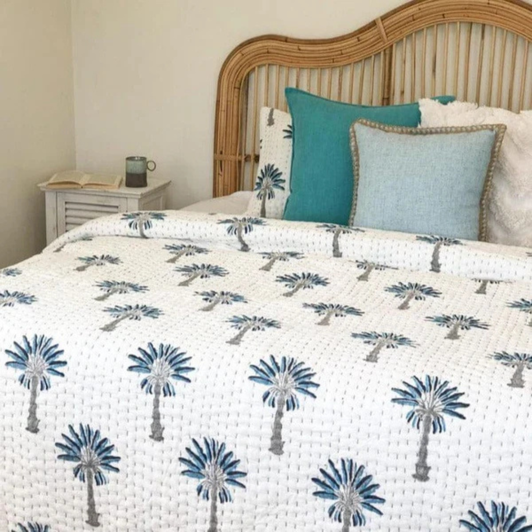 Conjunto Completo de Roupa de Cama, Lençóis, Fronhas e Colcha.