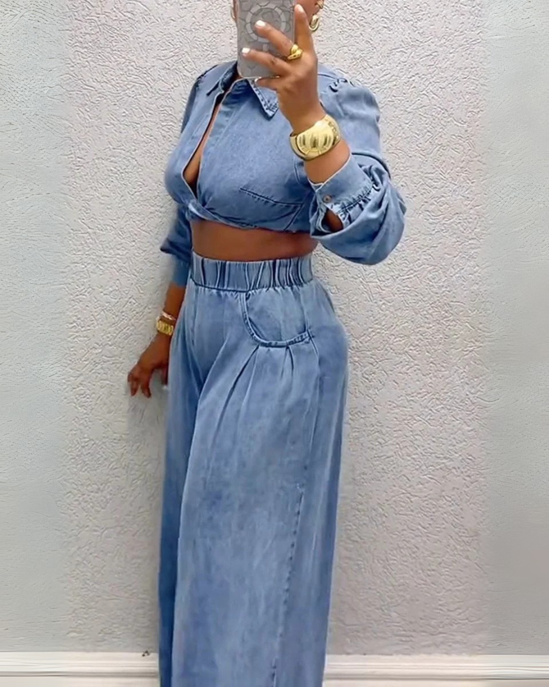 Conjunto formal feminino com top de manga comprida e calças largas