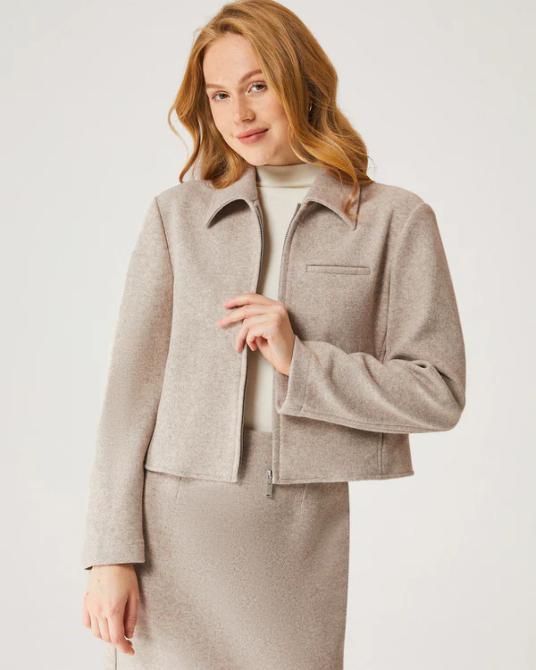 Casaco Curto com Fecho de Correr para Mulher