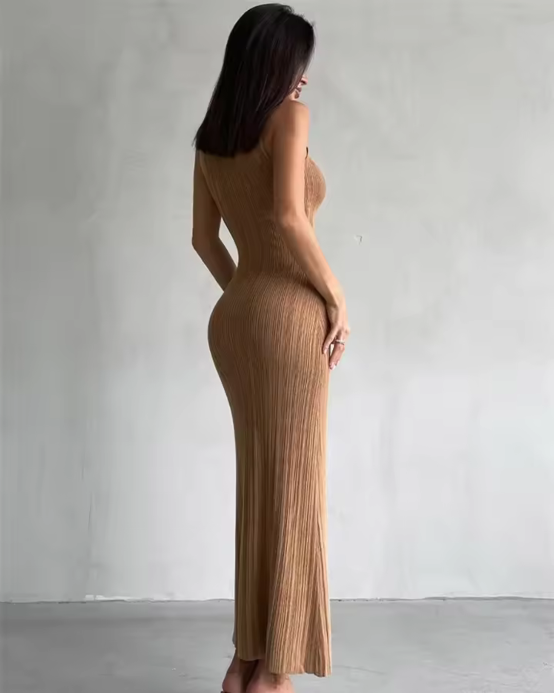 Vestido Elegante de Gola Alta