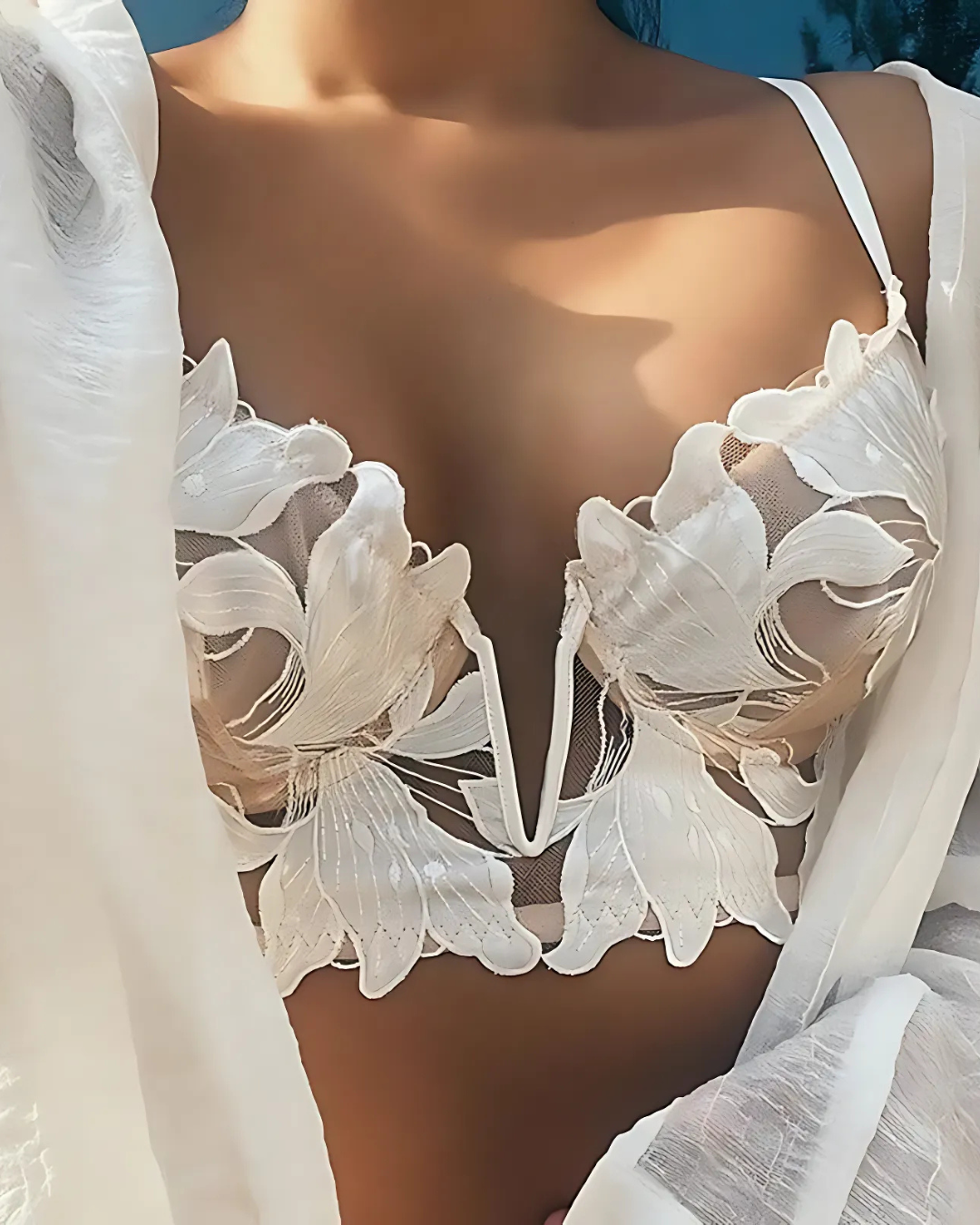 Conjunto de Lingerie em Renda Floral com Sutiã de Copa Estruturada e Tanga a Combinar