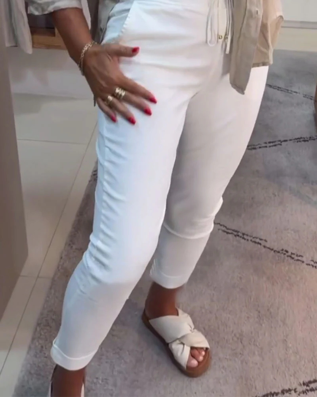 Calças largas com ajuste elástico para mulher