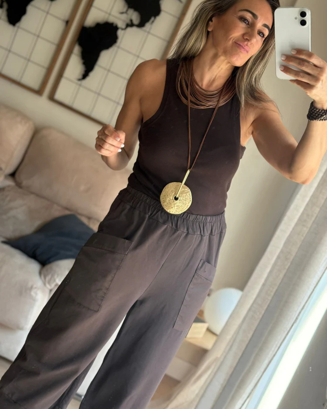 Calças largas com cintura elástica para mulher