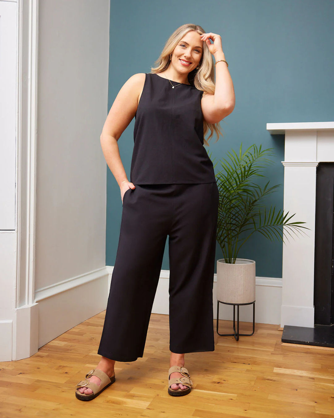 Conjunto Preto Sustentável de Camisa e Calças Estilo Consciente e Elegante