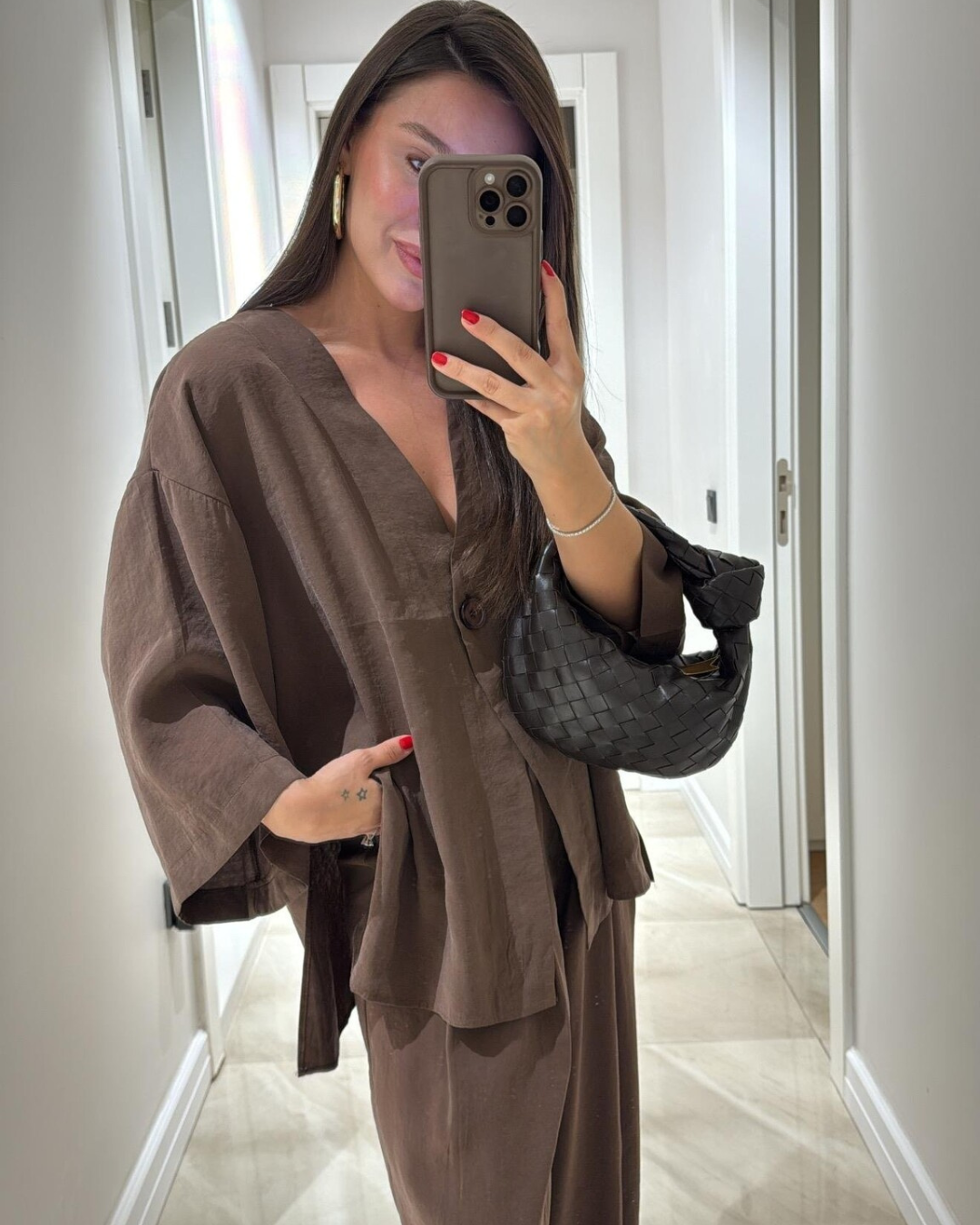 Conjunto Casual de Duas Peças com Gola em V e Calças