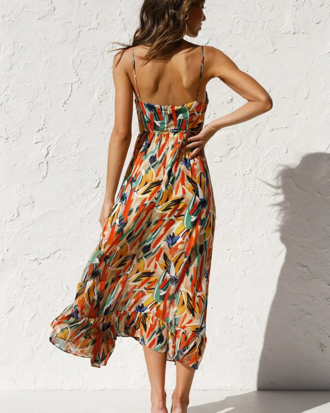 Vestido com alças, decote e estampado para mulher