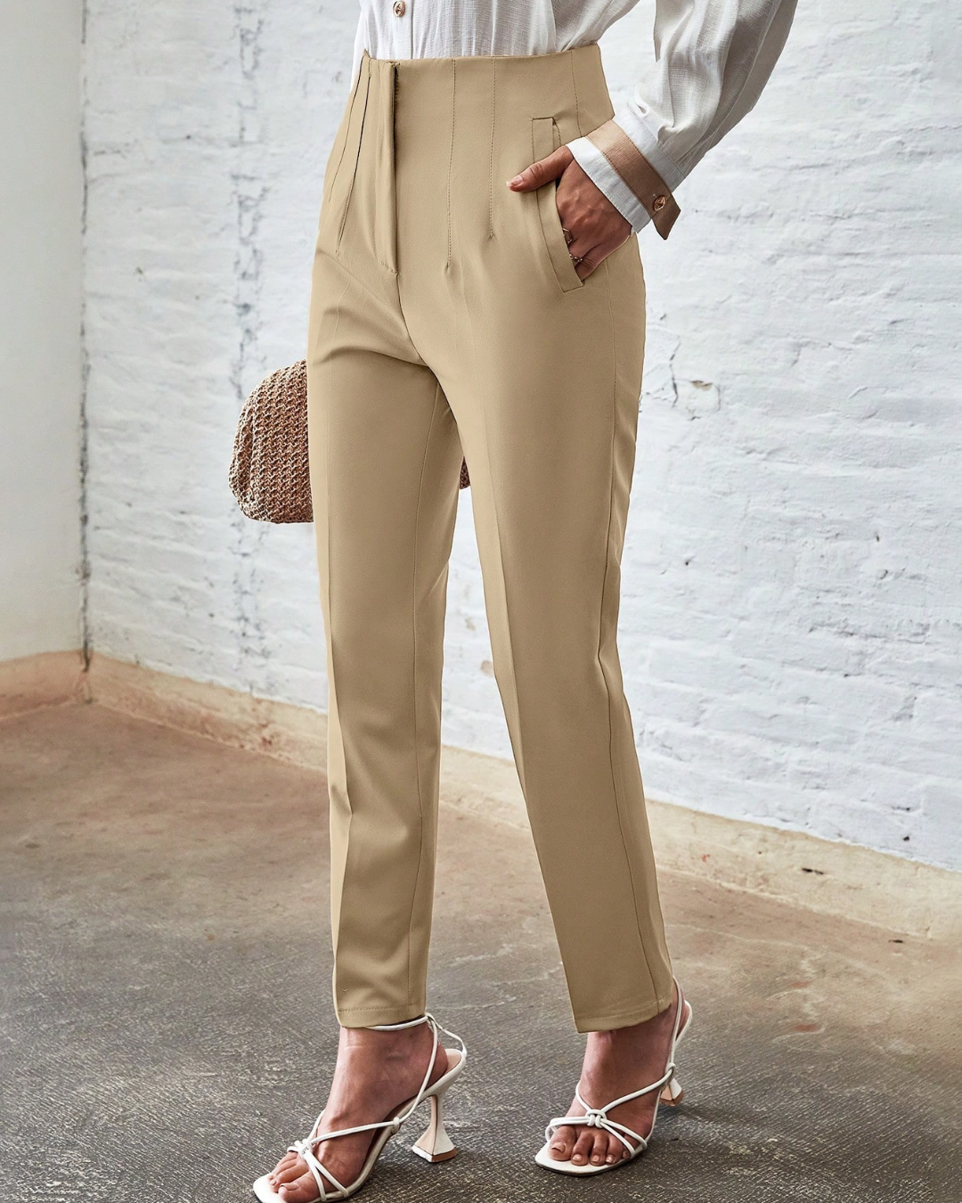 Calças de cintura alta de corte justo com bolsos, estilo elegante para mulher