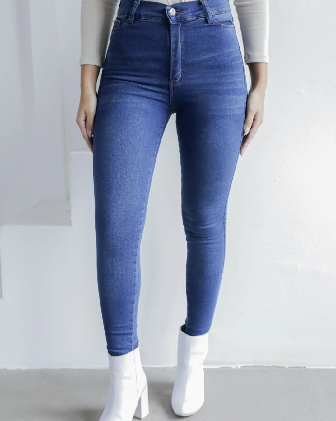 Calças de ganga clássicas de cintura alta para mulher