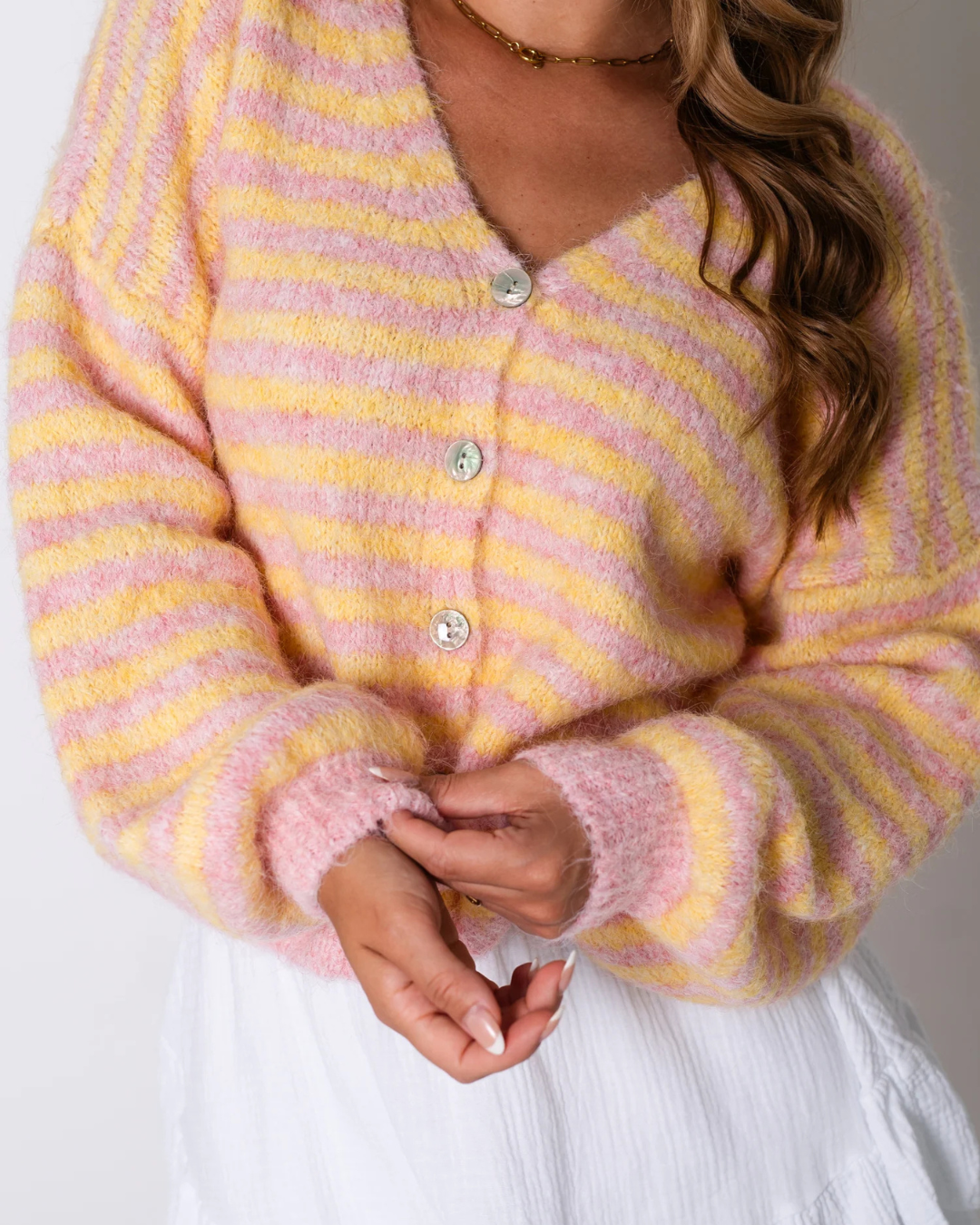 Casaco de malha às riscas com botões para mulher