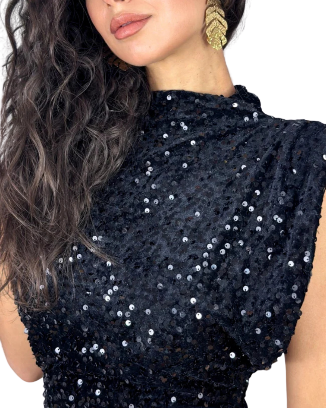 Vestido curto elegante de veludo com lantejoulas