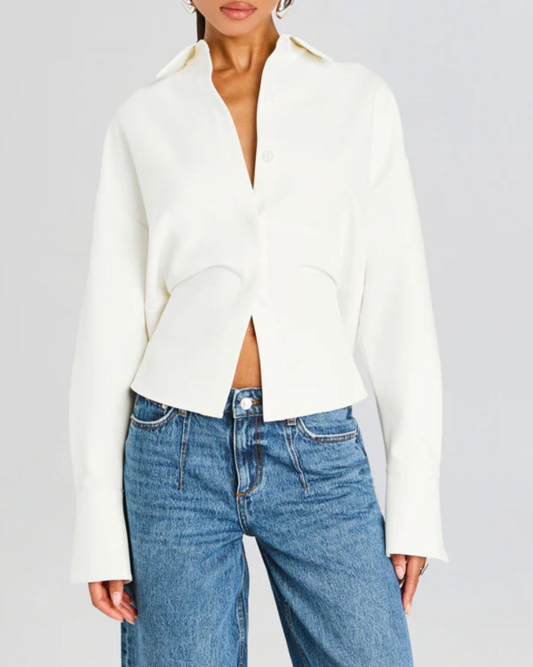 Blusa de Manga Comprida com Design Estruturado e Corte Moderno