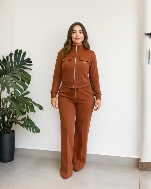 Conjunto elegante com tecido elástico para mulher