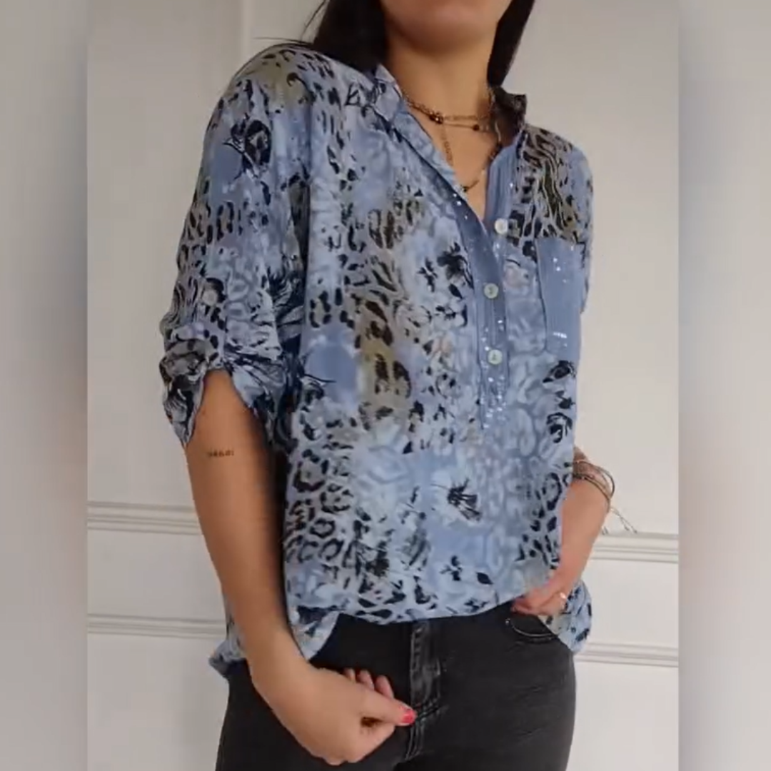 Camisa Casual Feminina com Estampado de Meio Botão