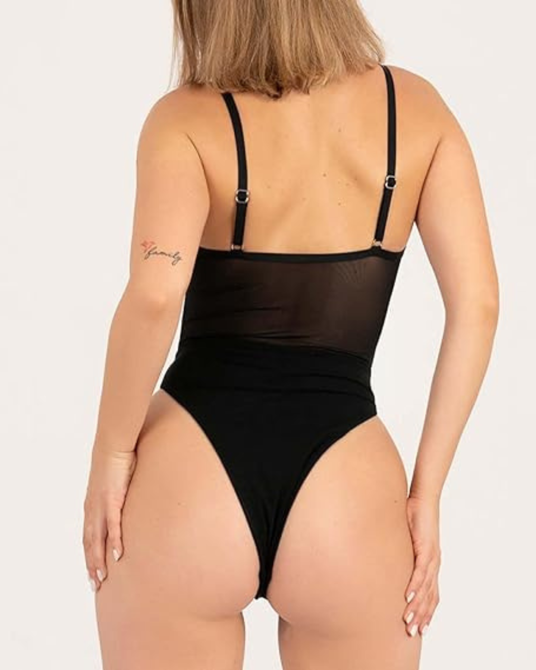 Fato de banho de uma só peça com transparência