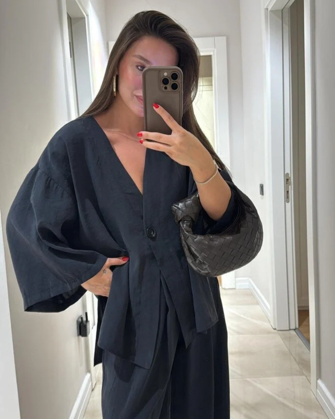 Conjunto Casual de Duas Peças com Gola em V e Calças