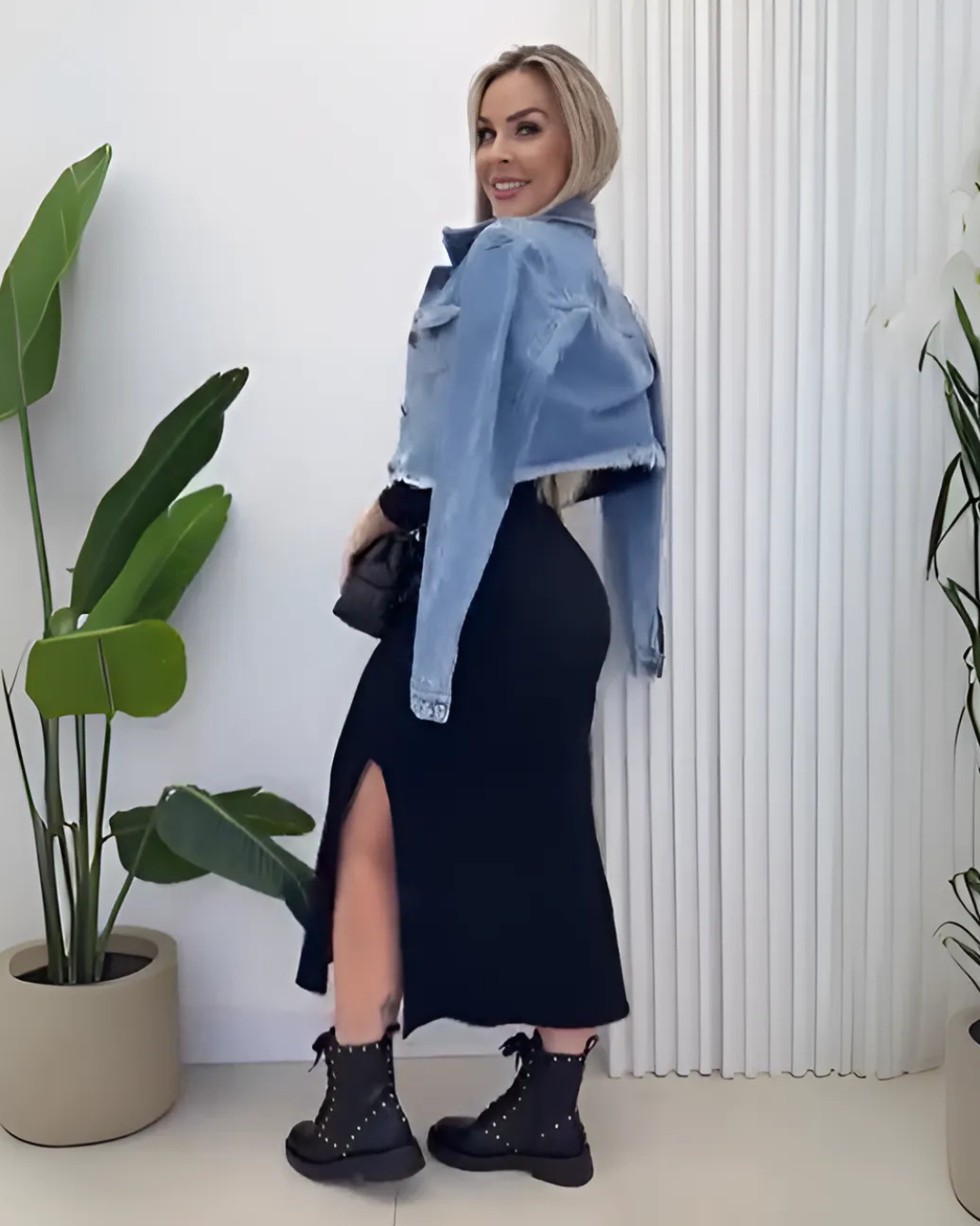 Vestido longo e justo com abertura na perna