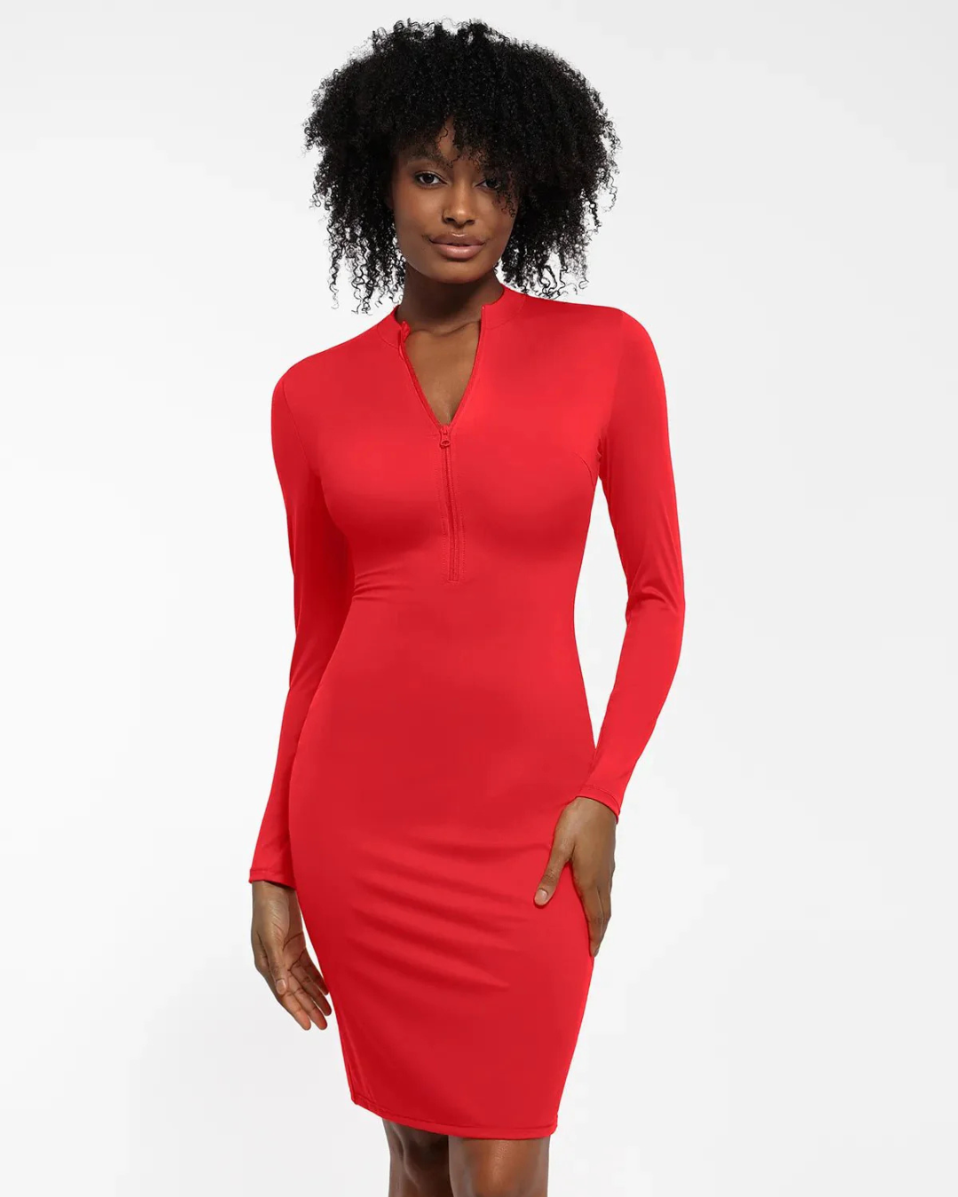 Vestido de Gola Alta e Manga Comprida com Faixas Térmicas e Fecho à Frente