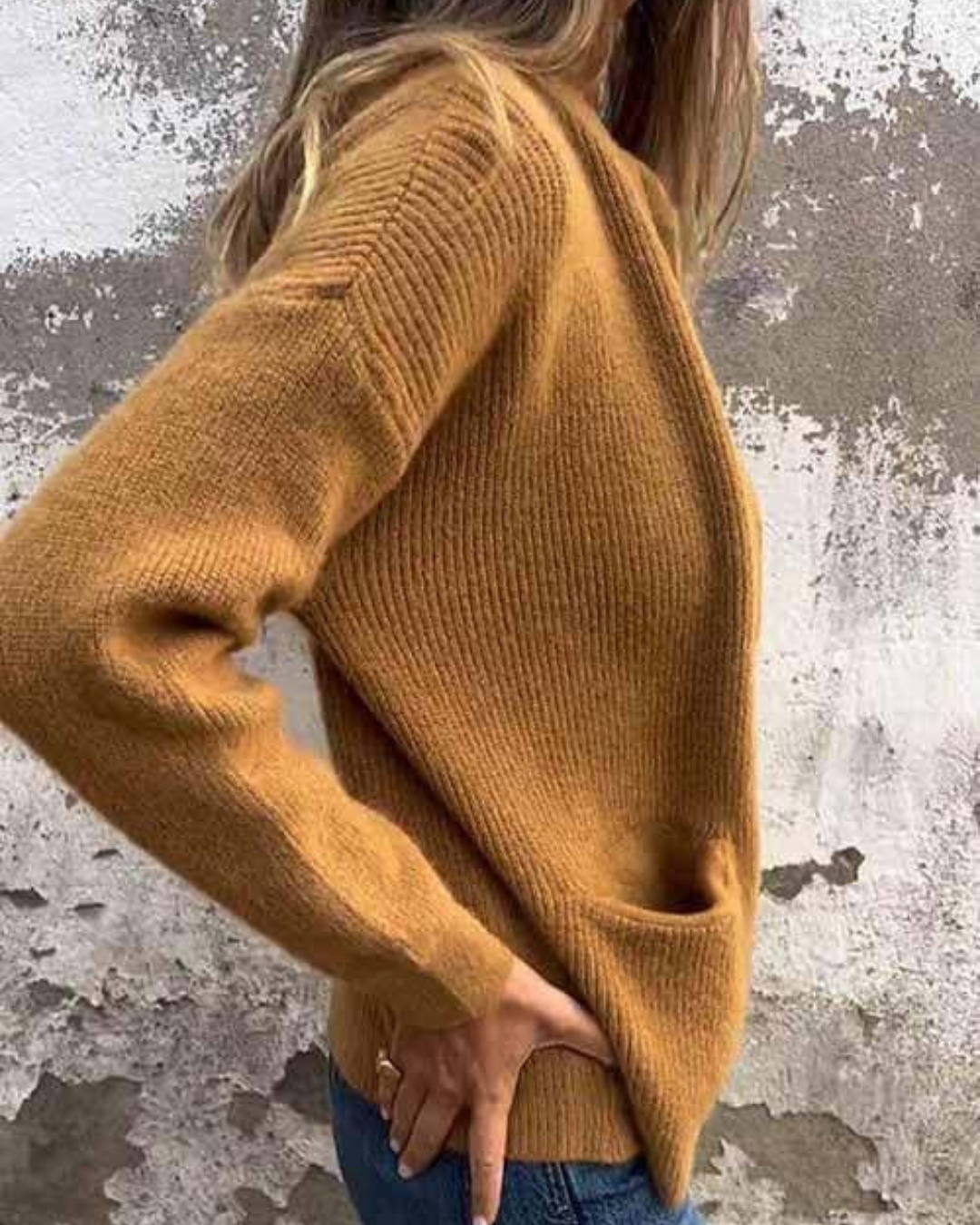 Casaco de malha com fecho e gola redonda