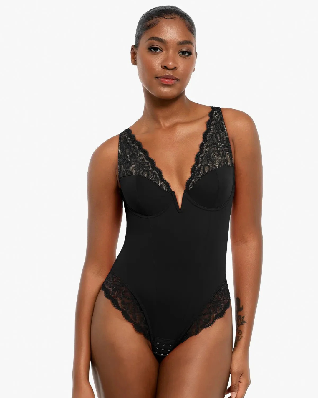 Body Modelador com Decote em V Profundo e Inserção de Renda