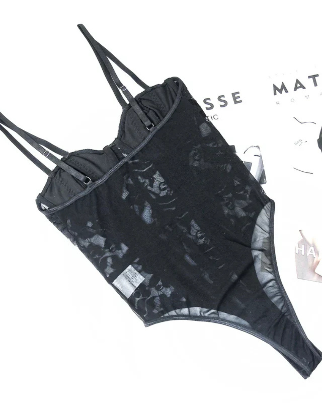 Body de Renda Preta com Efeito Espartilho e Alças Duplas para Realçar a Silhueta