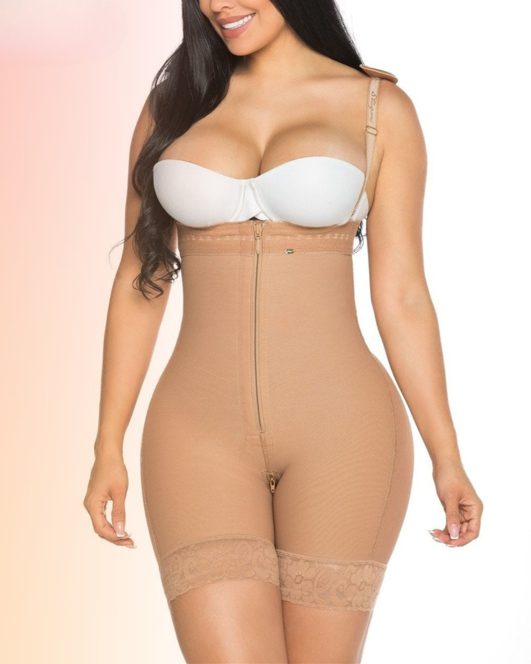 Faixa de compressão com decote aberto e ajuste com fecho