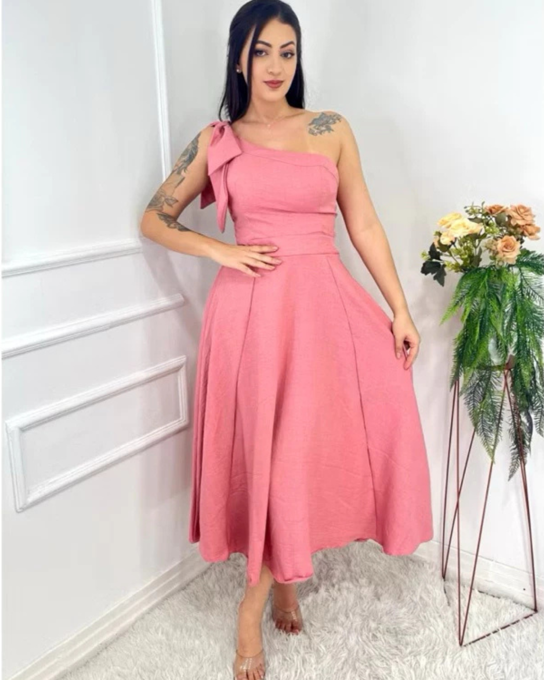 Vestido casual com decote elegante