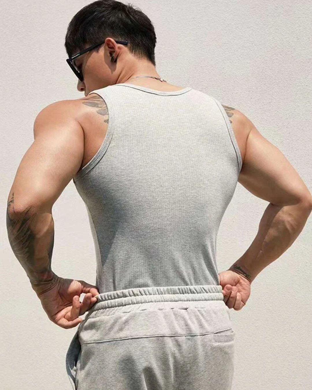 Camiseta Masculina Sem Mangas em Algodão Canelado (OFERTA 2x1)