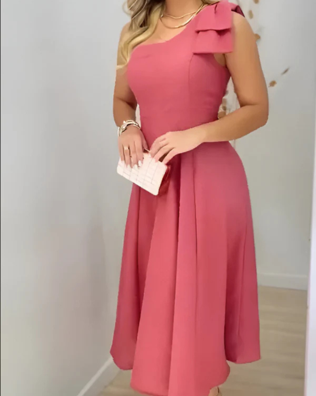 Vestido casual com decote elegante