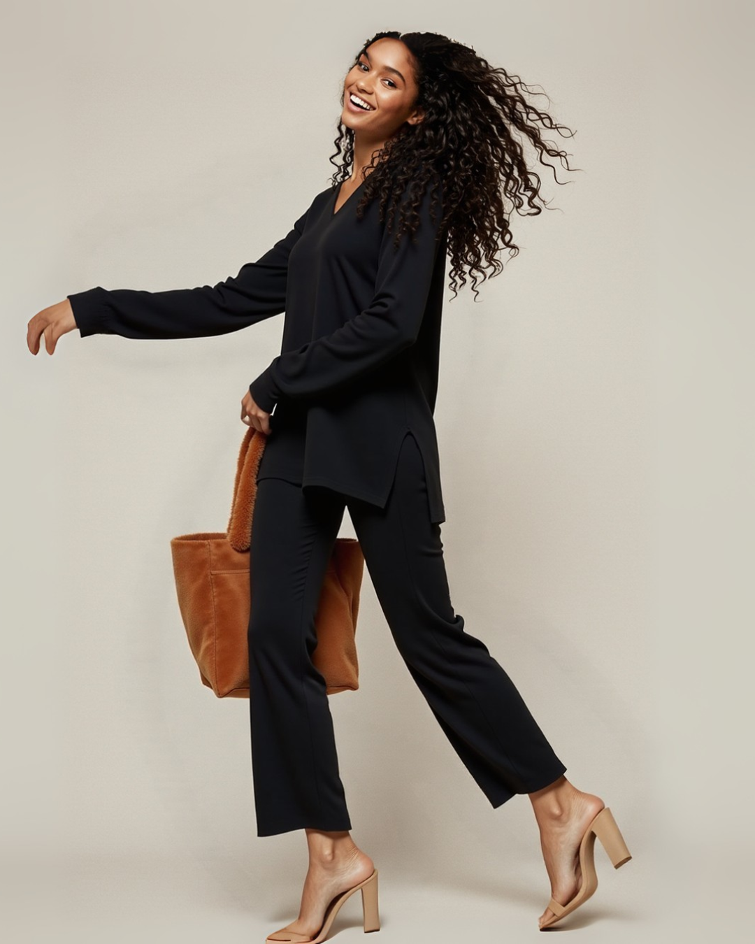 Conjunto folgado de duas peças com camisola com decote em V para mulher