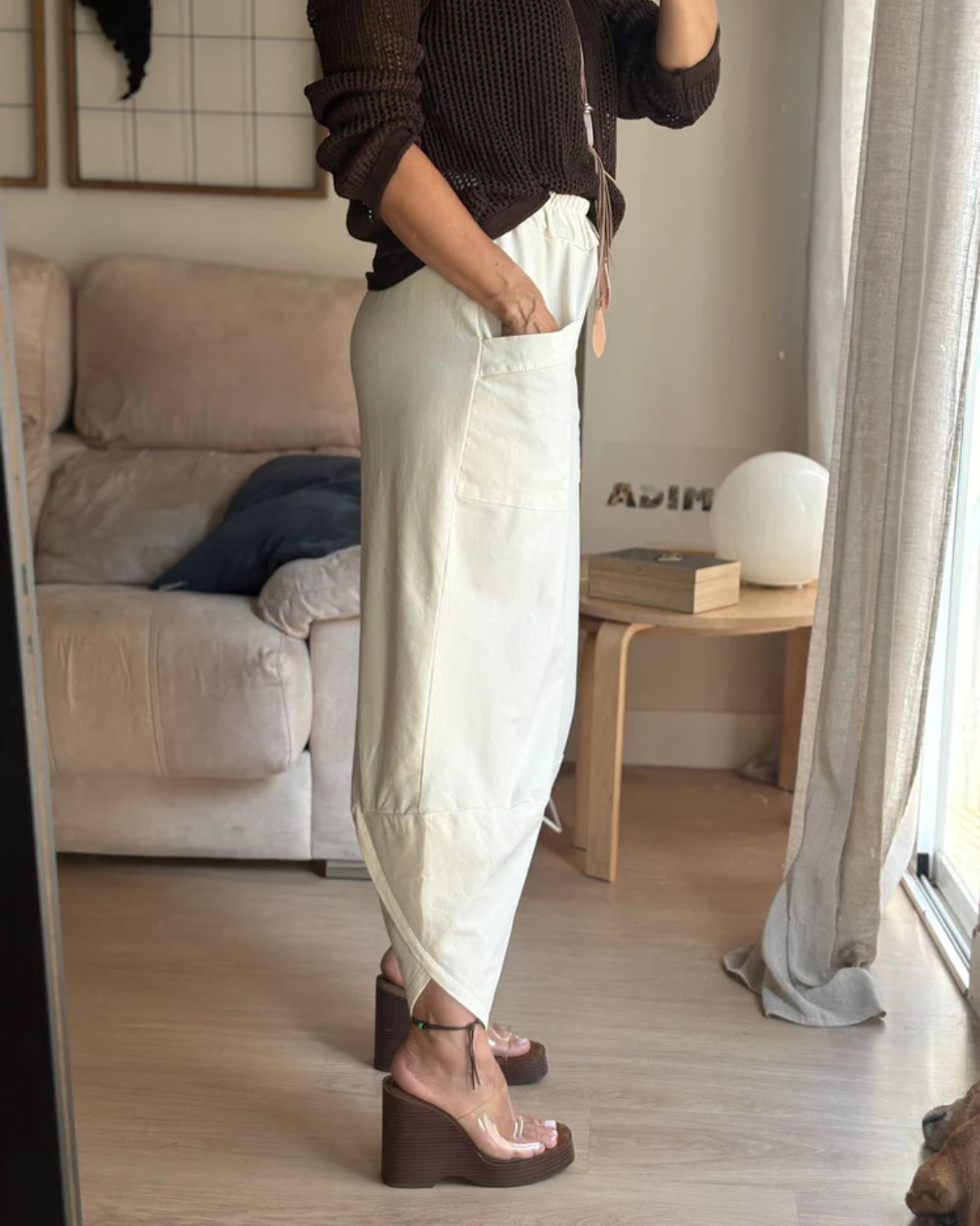 Calças largas com cintura elástica para mulher