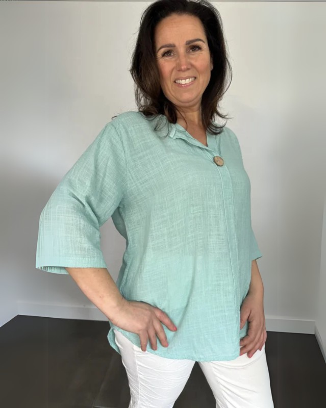 Camisa de Linho Texturizado com Mangas Ajustáveis Estilo Casual e Fresco