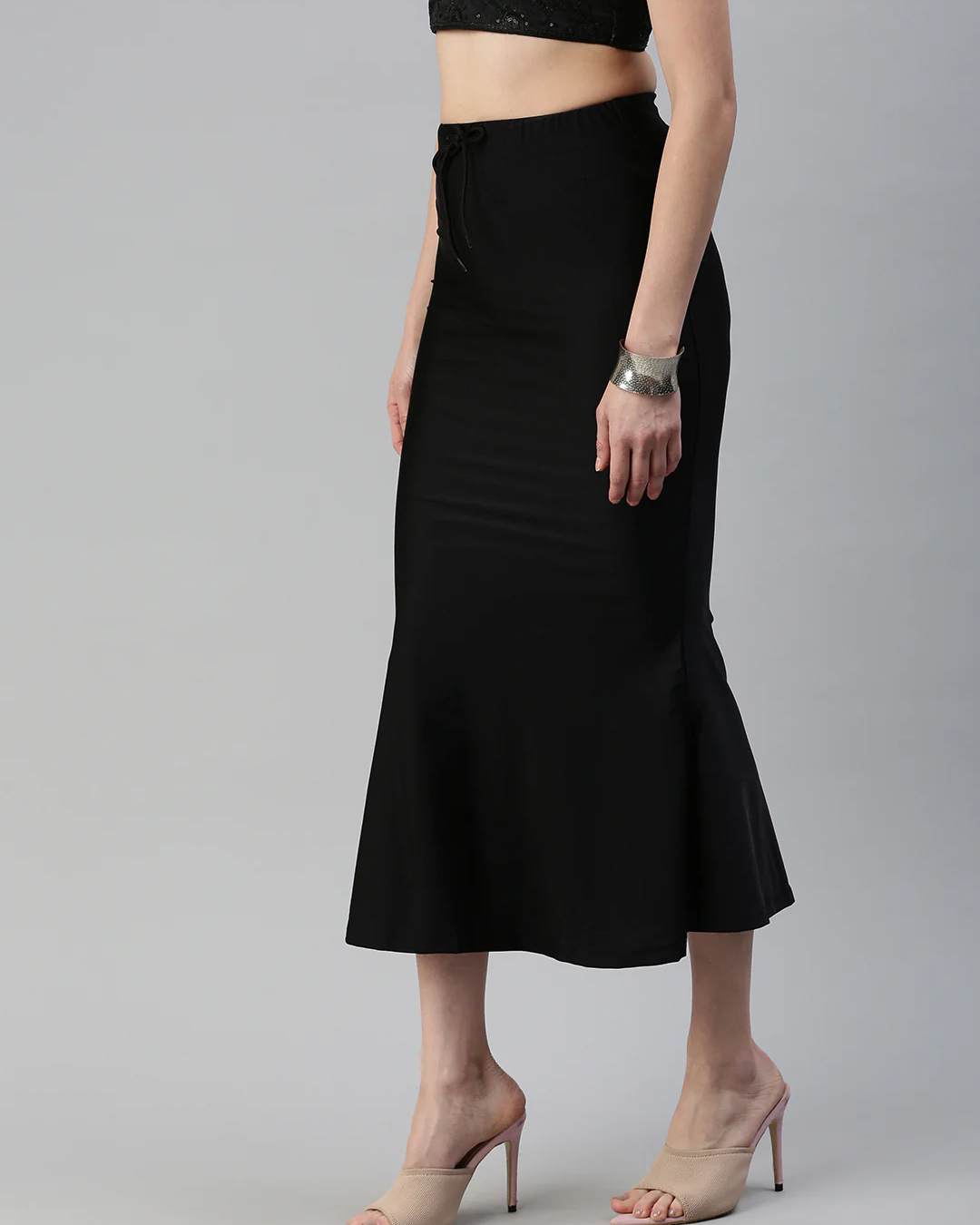 Saia Midi de Cetim com Cintura Elástica e Laço Ajustável para Mulher