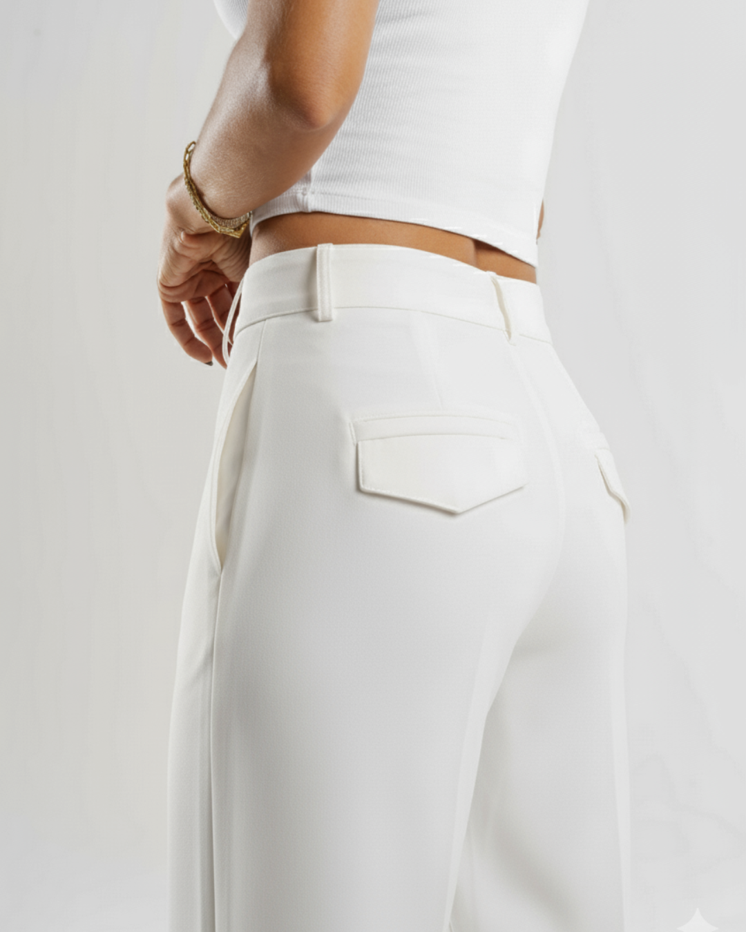 Calças de cintura alta e corte reto para mulher