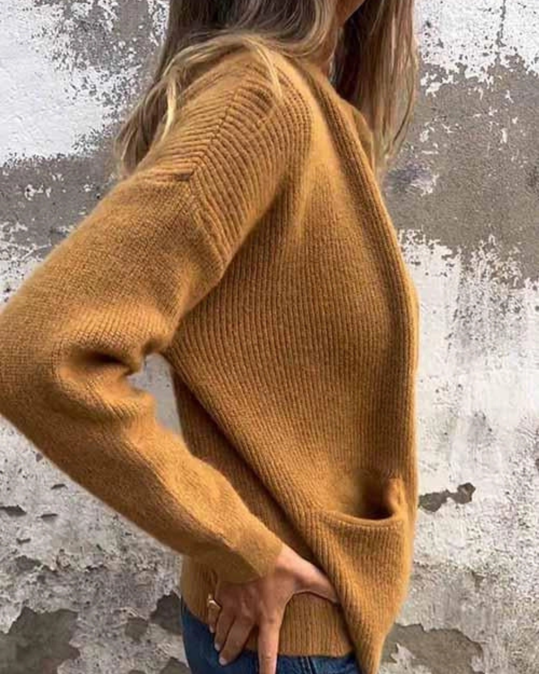 Casaco Curto de Malha Grossa para Mulher com Fecho de Correr e Corte Descontraído