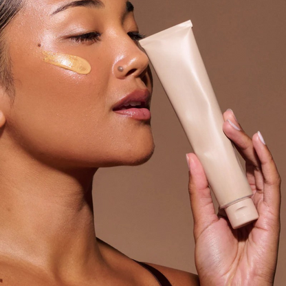 Natural Coverage Liquid Foundation Uniformiza o Tom e Realça a sua Beleza (OFERTA 2X1)