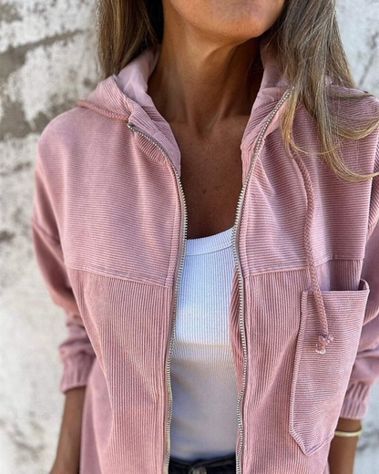 Casaco intemporal com capuz para mulher