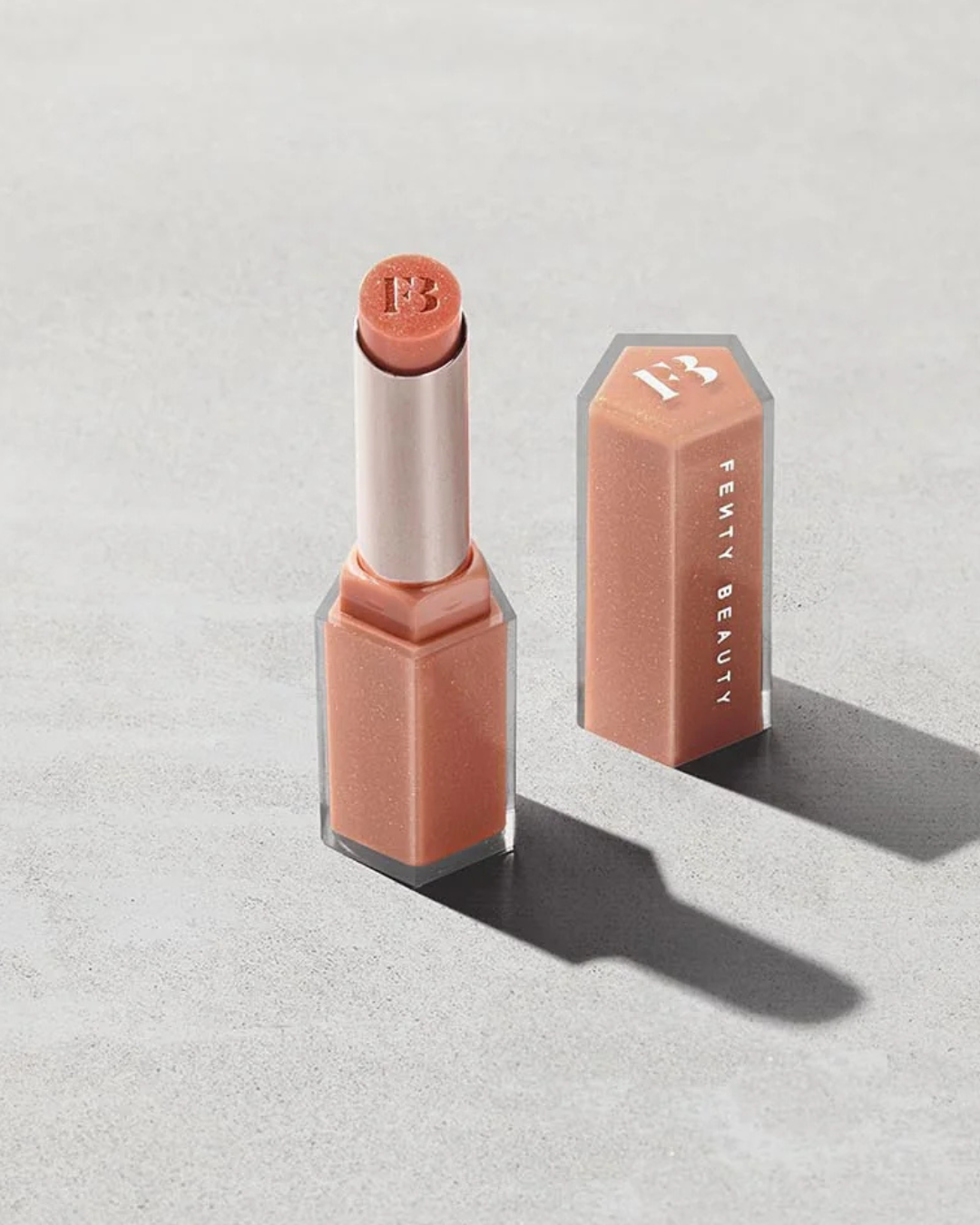 Batom leve e duradouro com acabamento difuminado (OFERTA 2X1)