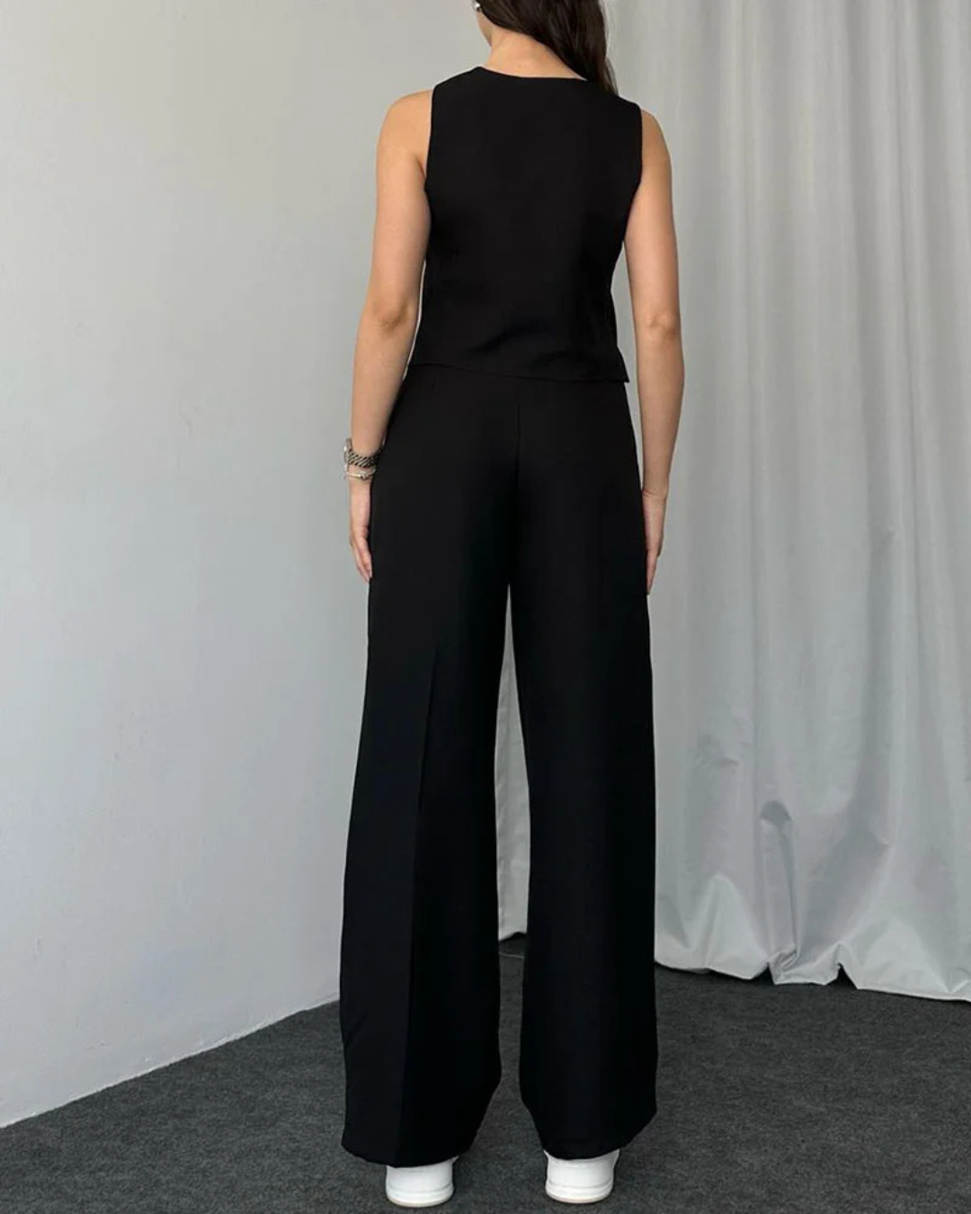 Conjunto de duas peças de colete e calças com cintura ajustável