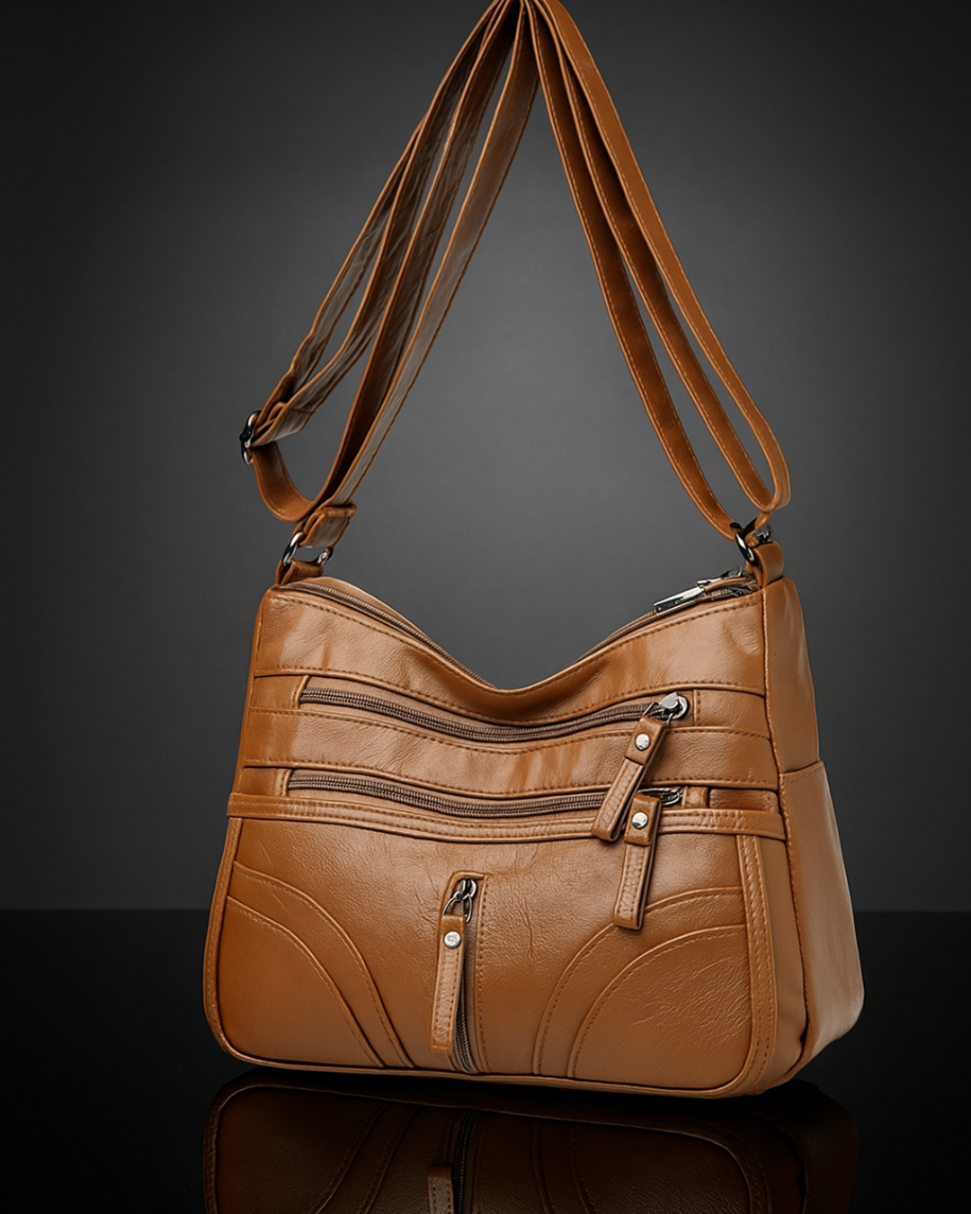 Bolsa com vários compartimentos e textura suave