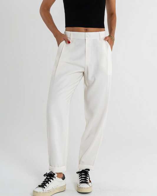 Calças de cintura alta e corte reto para mulher