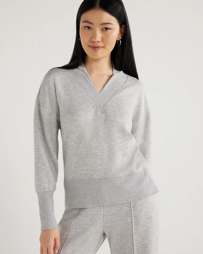 Conjunto de Duas Peças com Gola em V e Calças para Mulher