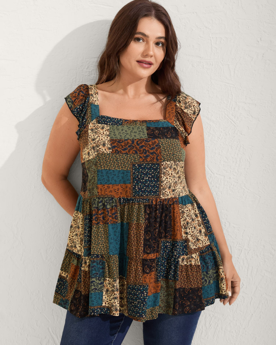 Camiseta sem mangas com camadas e estampa floral colagem