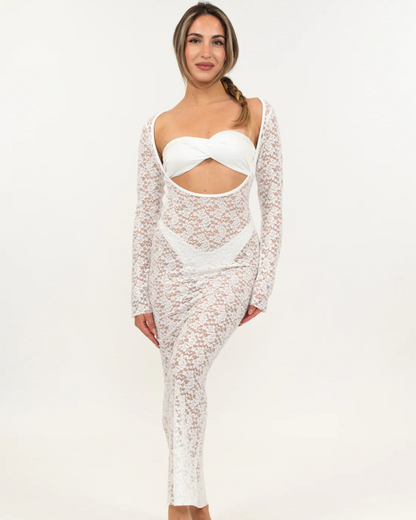 Conjunto de biquíni com vestido de renda