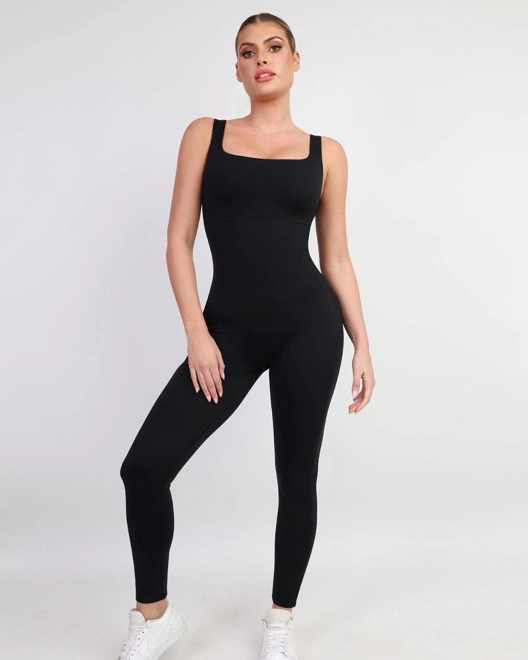 Body Adelgaçante para as Coxas com Decote Quadrado