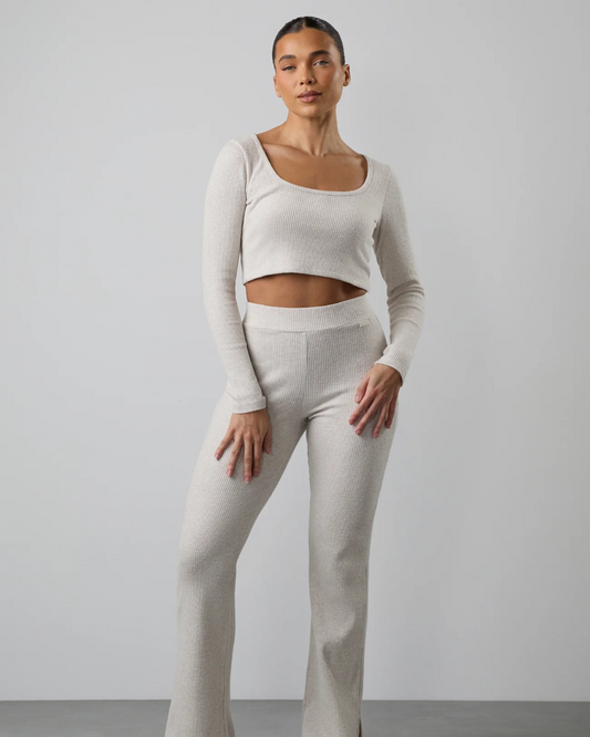 Conjunto de Manga Comprida com Decote Quadrado e Calças com Abertura