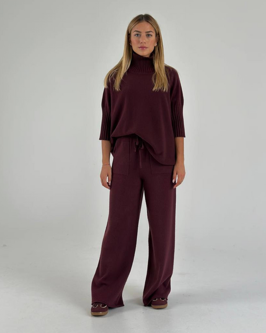 Conjunto de Malha para Mulher com Mangas a Três Quartos e Design Elegante